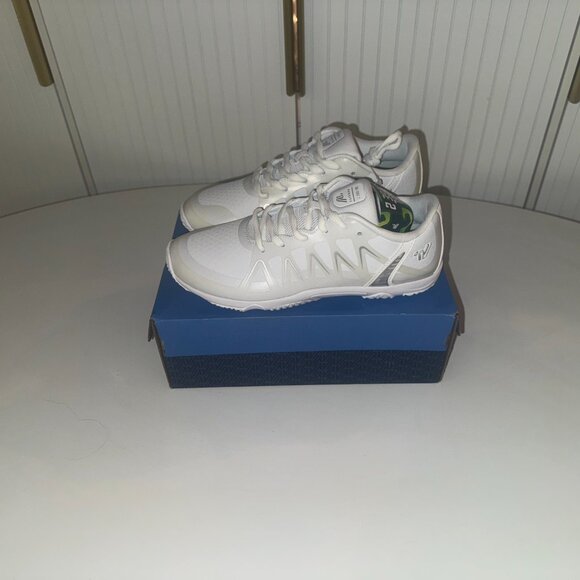 Varsity Double Edge 2 Cheer Shoes - White - Size 9 - Picture 2 of 7